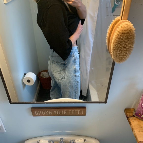 AE mom jean - Picture 2 of 7